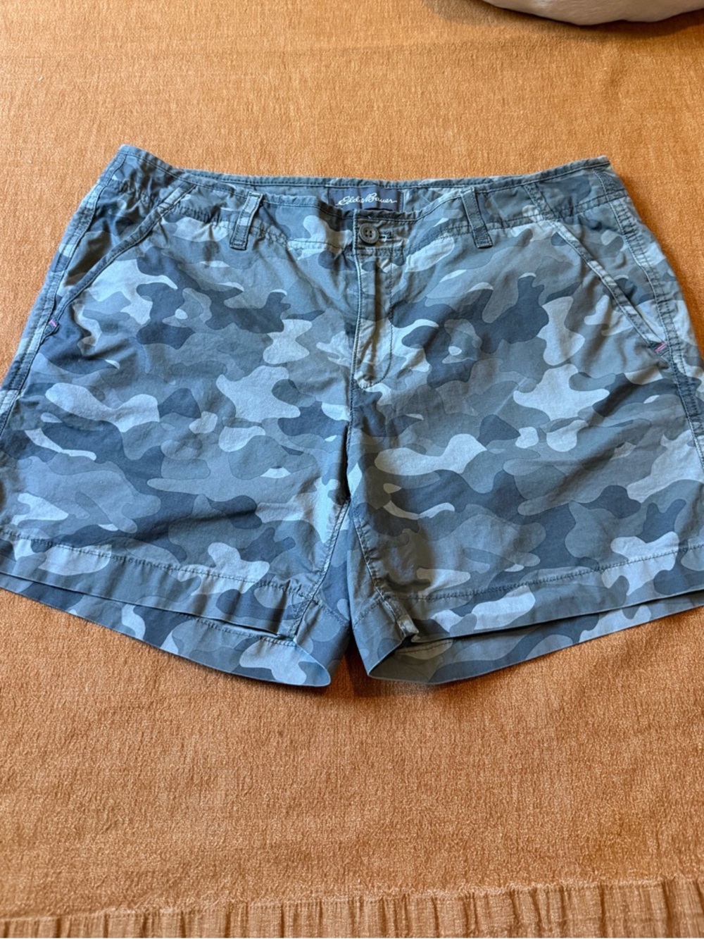 Eddie Bauer Women's Green Gray outdoor hiking Camo Shorts 12